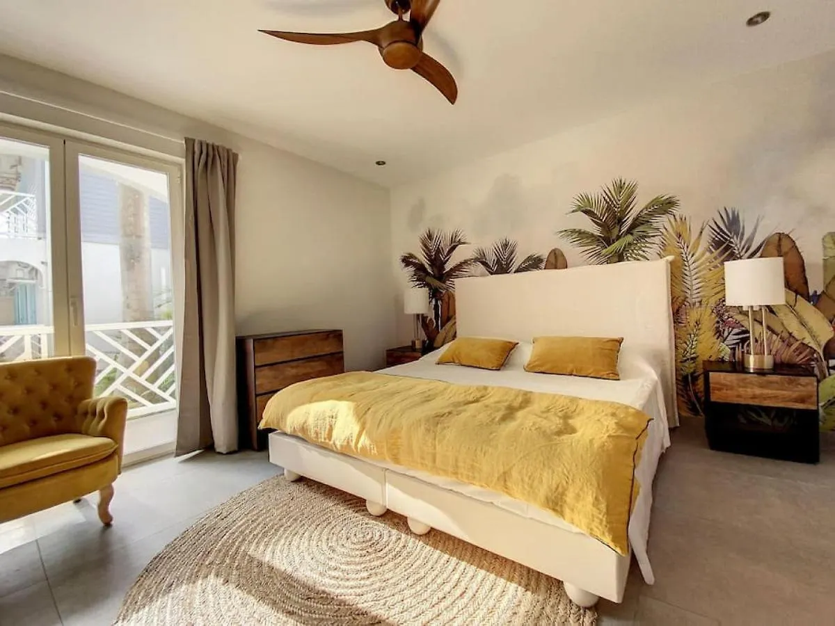 Holiday home Princess Blue, 3Bdr, Beach Front Deluxe, Orient Bay, Pool, Wifi 100 Mps